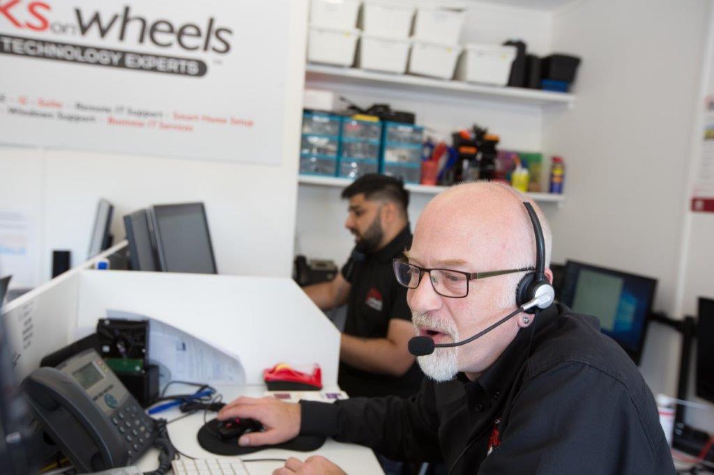 Remote IT Support, UK Tech, UK Tech Helpline, UK technology helpline, Tech helpline